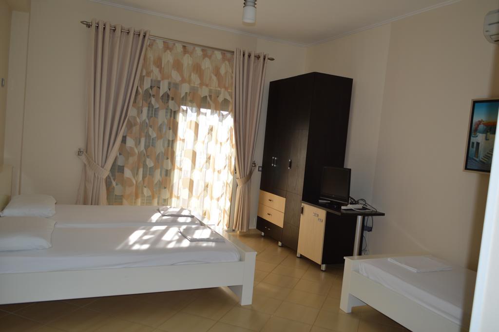 Tirana Hotel 卡萨米尔 客房 照片
