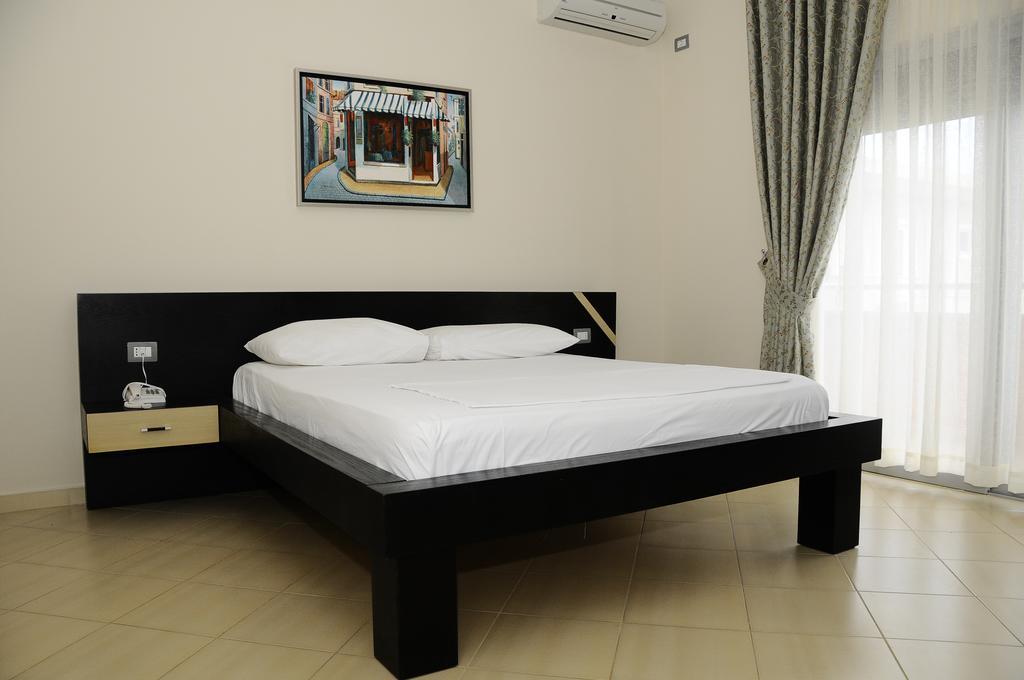 Tirana Hotel 卡萨米尔 客房 照片