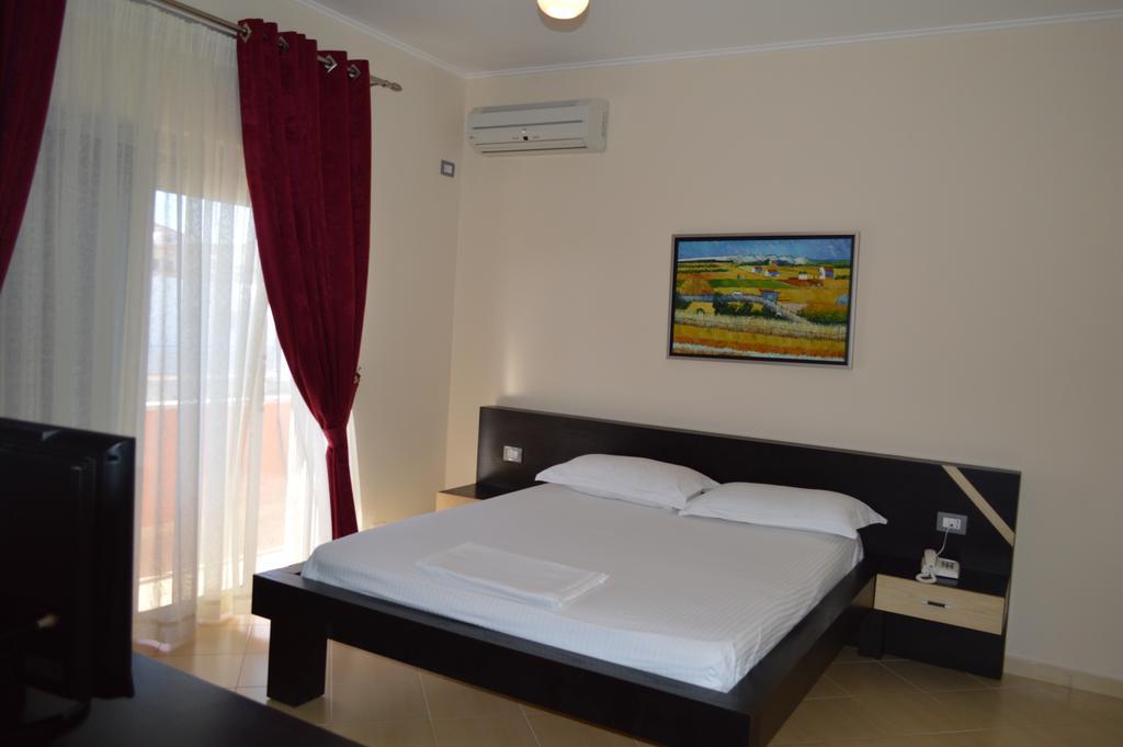 Tirana Hotel 卡萨米尔 客房 照片